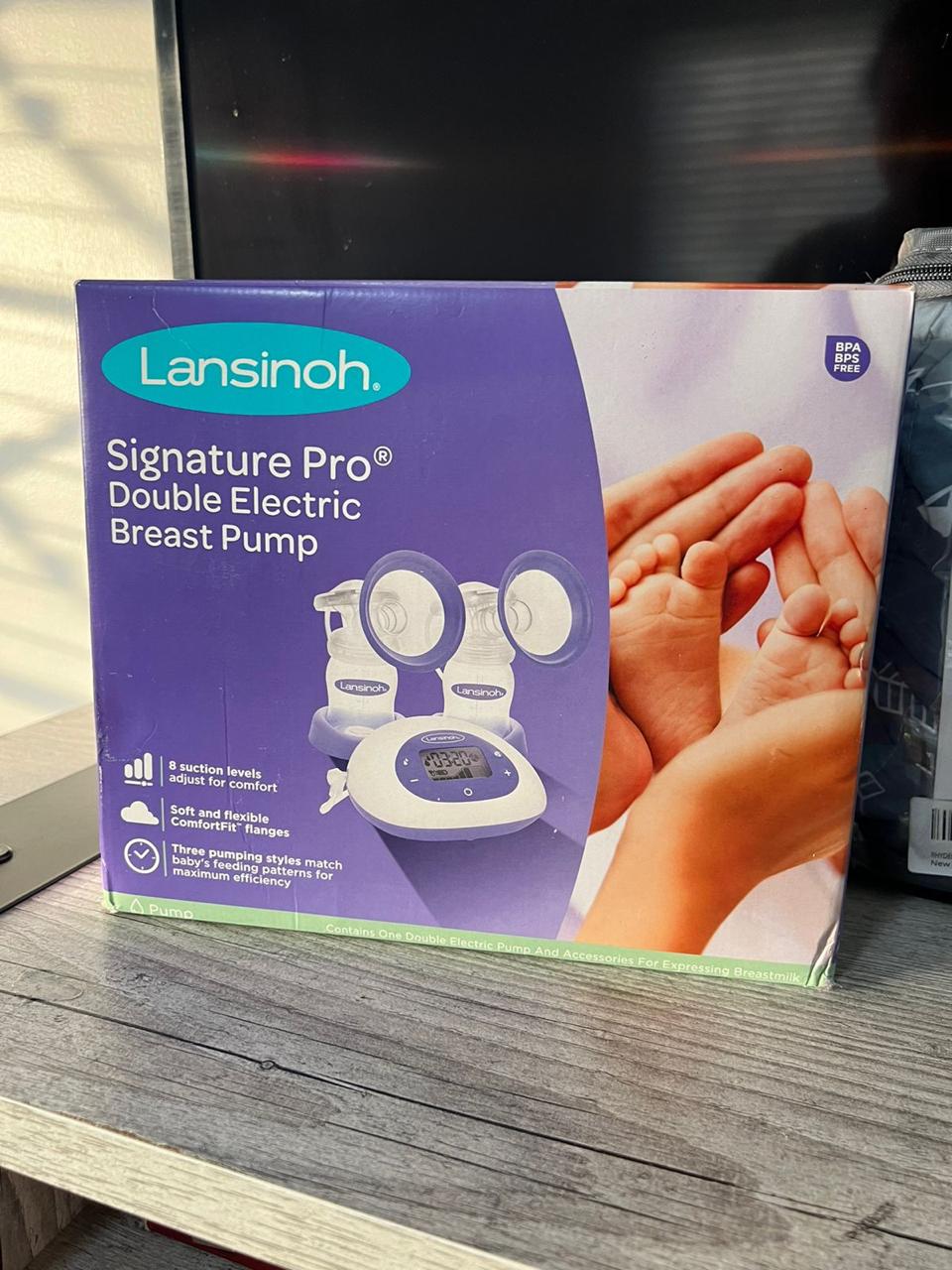 Lansinoh Signature Pro Double Electric Breast Pump, Portable Breast Pump, 3 Power Options, LCD Display, Includes Breast Pump Bag, 25mm Breast Pump Flanges and 2 Lansinoh Baby Bottles (pack of 1) - Image 2