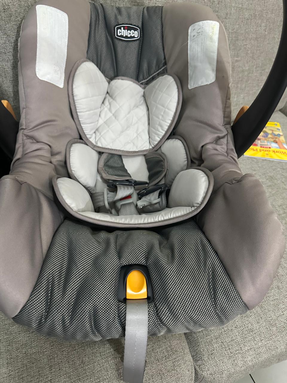 Chicco KeyFit 30 ClearTex Infant Car Seat and Base, Rear-Facing Seat for Infants 4-30 lbs, Includes Head and Body Support, Compatible with Chicco Strollers, Baby Travel Gear - Image 4