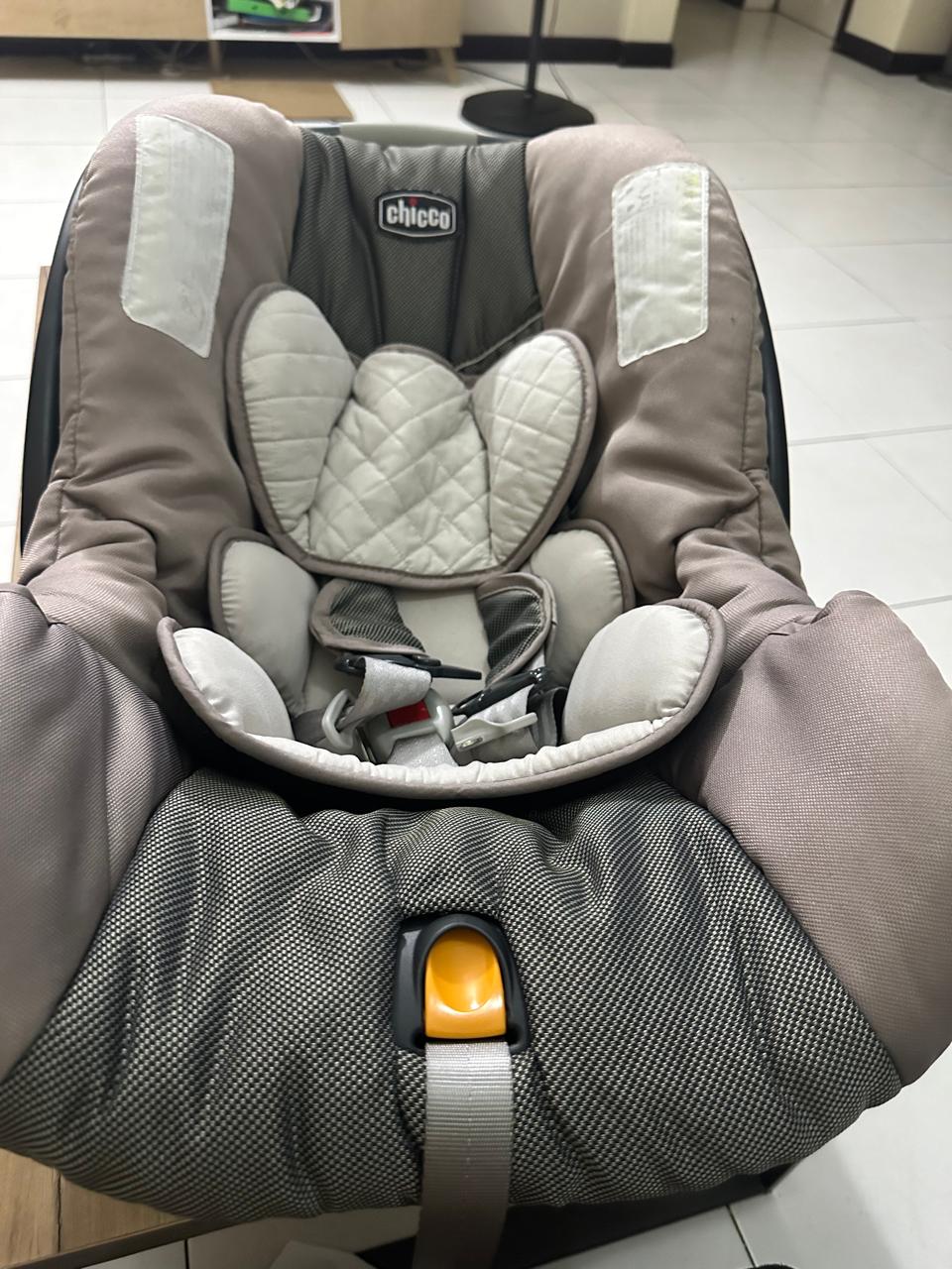 Chicco KeyFit 30 ClearTex Infant Car Seat and Base, Rear-Facing Seat for Infants 4-30 lbs, Includes Head and Body Support, Compatible with Chicco Strollers, Baby Travel Gear - Image 3