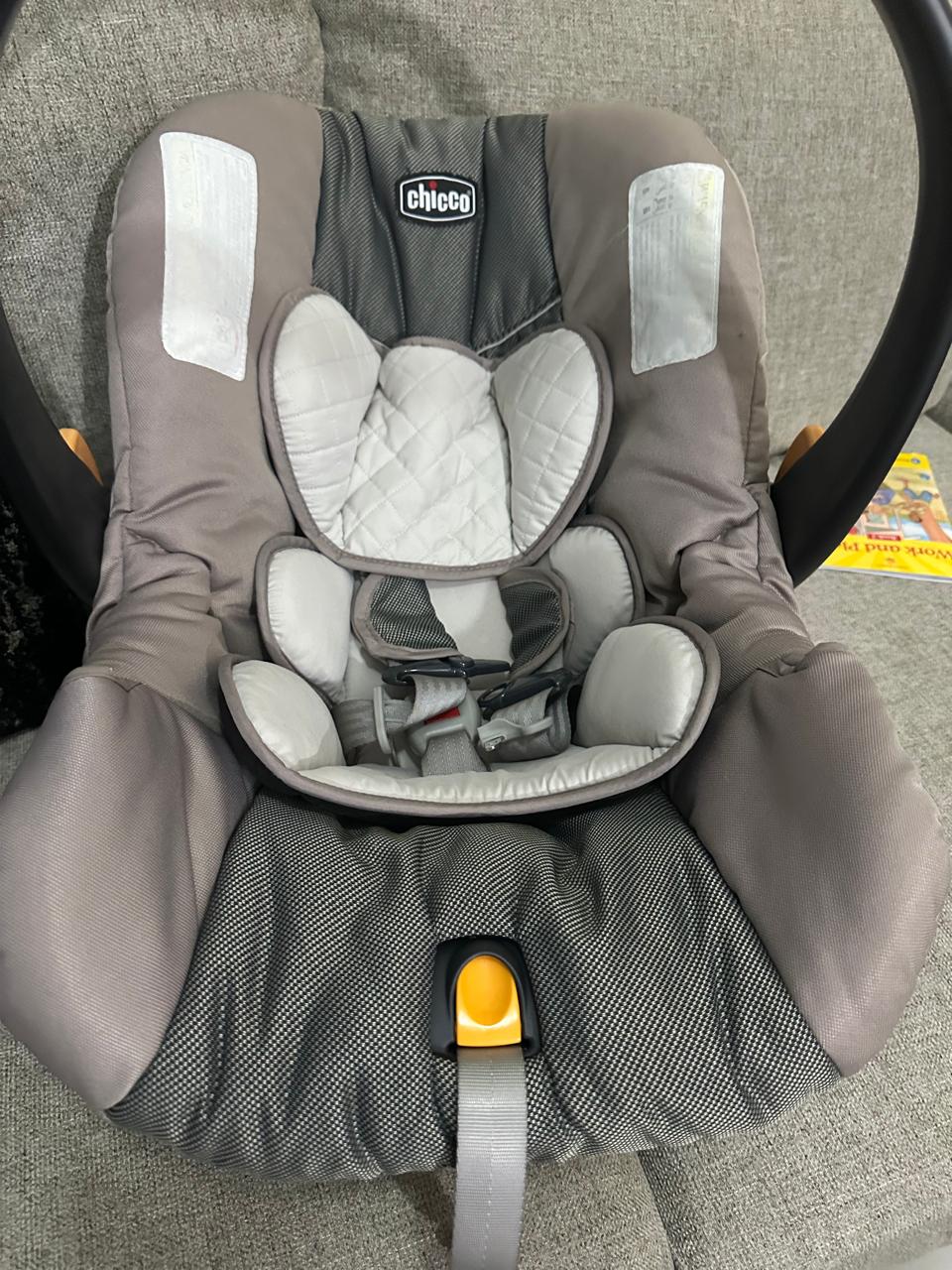 Chicco KeyFit 30 ClearTex Infant Car Seat and Base, Rear-Facing Seat for Infants 4-30 lbs, Includes Head and Body Support, Compatible with Chicco Strollers, Baby Travel Gear - Image 2