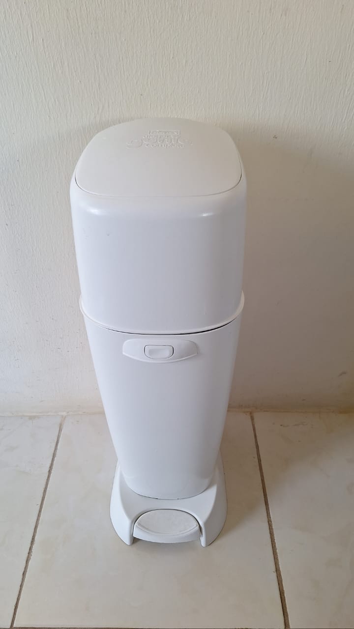 Playtex Diaper Genie Complete Pail with Built-In Odor Controlling Antimicrobial - Image 3